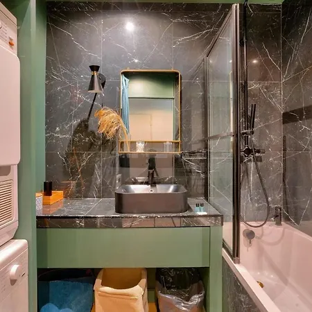 Appartamento 1br Flat With Balcony Near The Eiffel Tower *